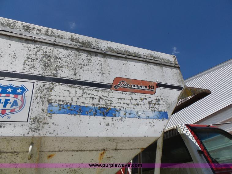 image for item L6212 1994 GMC TopKick tender truck