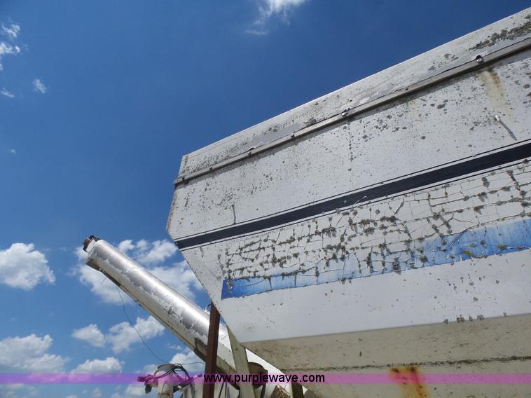 image for item L6212 1994 GMC TopKick tender truck