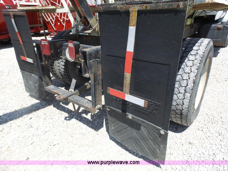 image for item L6212 1994 GMC TopKick tender truck