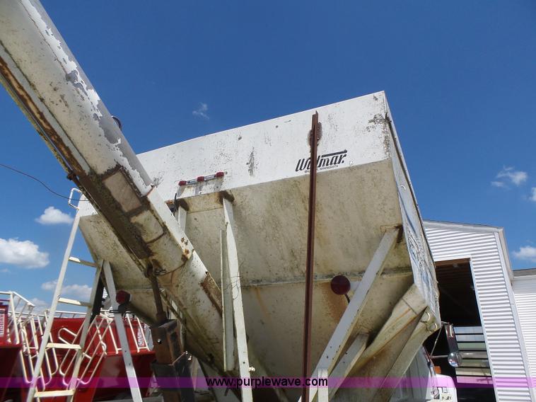 image for item L6212 1994 GMC TopKick tender truck