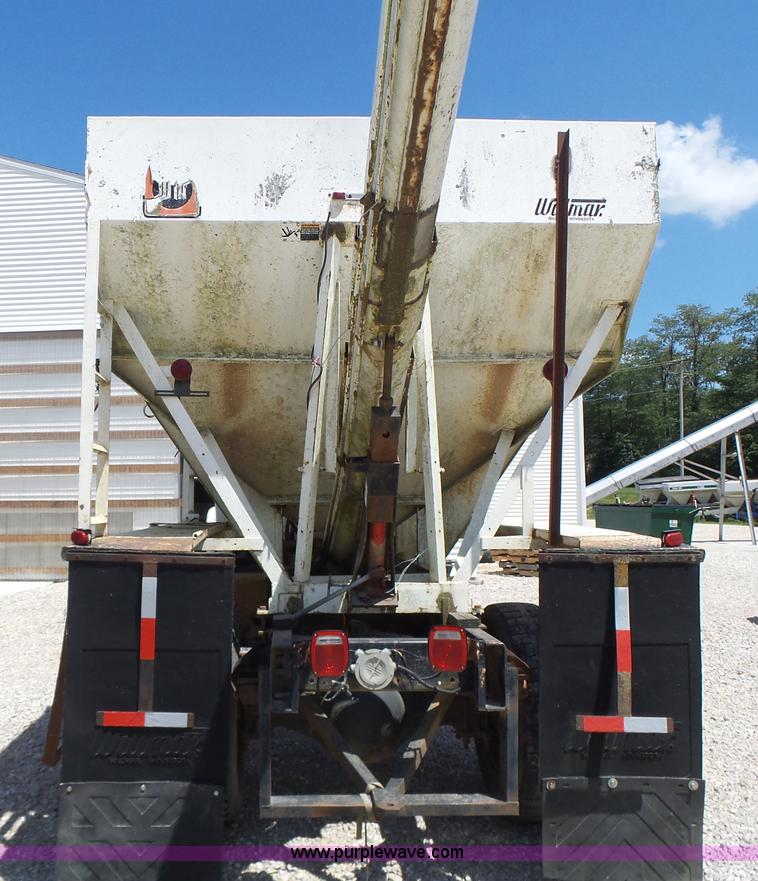 image for item L6212 1994 GMC TopKick tender truck