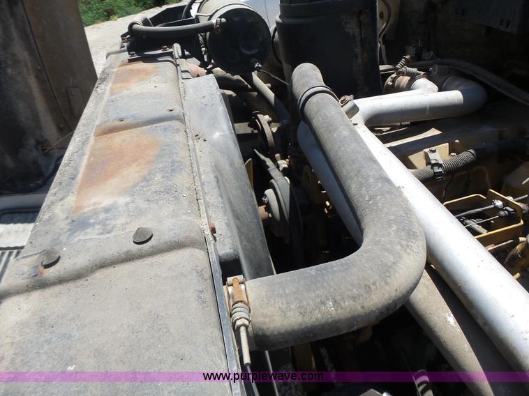 image for item L6212 1994 GMC TopKick tender truck