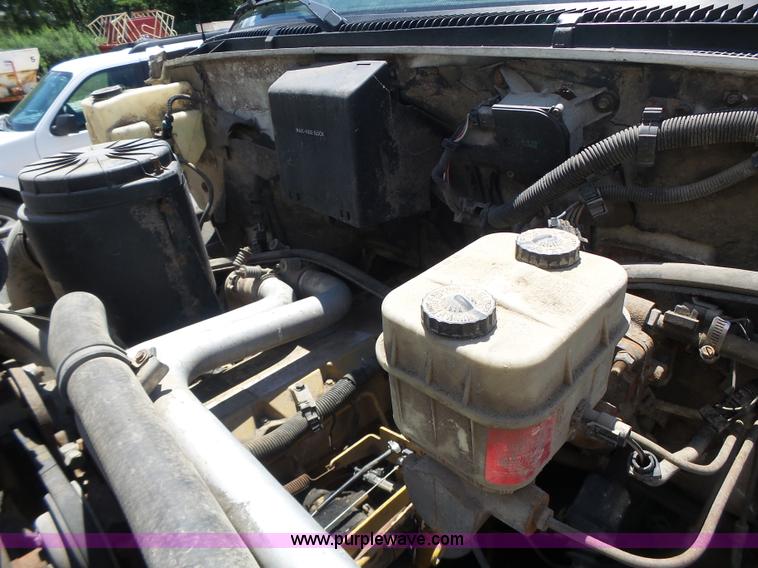 image for item L6212 1994 GMC TopKick tender truck