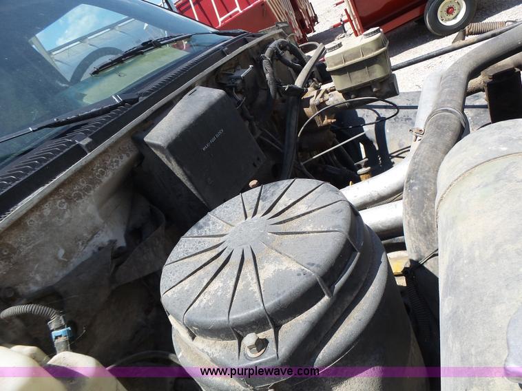 image for item L6212 1994 GMC TopKick tender truck