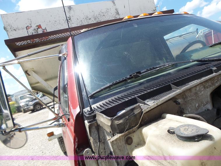 image for item L6212 1994 GMC TopKick tender truck