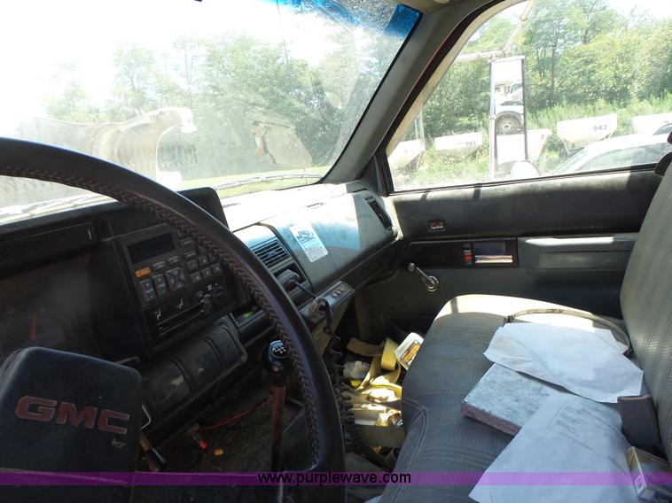 image for item L6212 1994 GMC TopKick tender truck