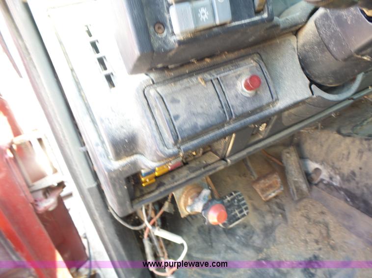 image for item L6212 1994 GMC TopKick tender truck