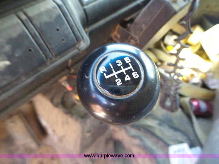 image for item L6212 1994 GMC TopKick tender truck