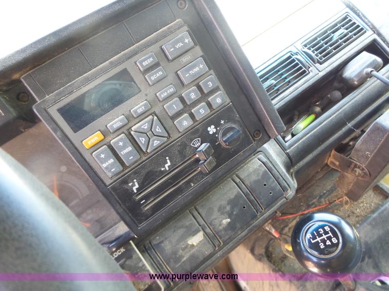 image for item L6212 1994 GMC TopKick tender truck