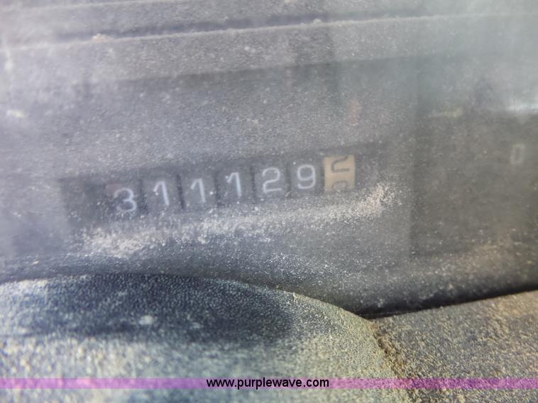 image for item L6212 1994 GMC TopKick tender truck