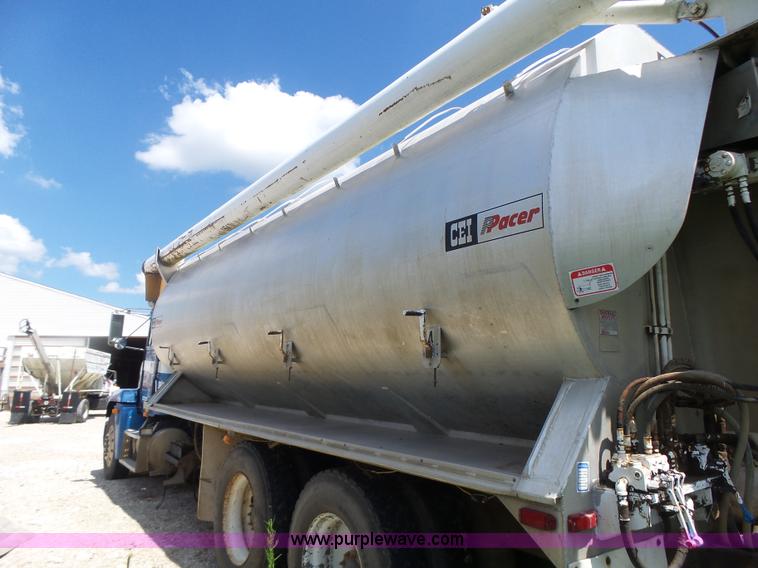 image for item L6213 1995 Freightliner FLD feed delivery truck