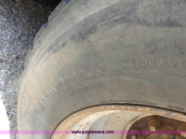 image for item L6213 1995 Freightliner FLD feed delivery truck