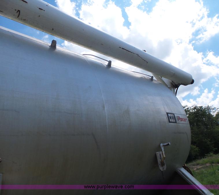 image for item L6213 1995 Freightliner FLD feed delivery truck