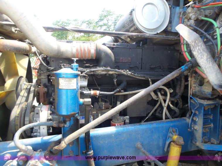 image for item L6213 1995 Freightliner FLD feed delivery truck