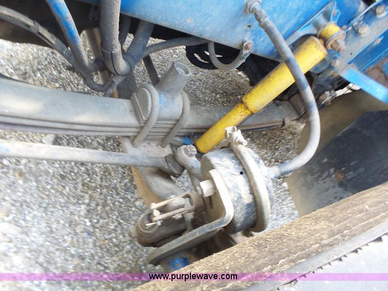 image for item L6213 1995 Freightliner FLD feed delivery truck