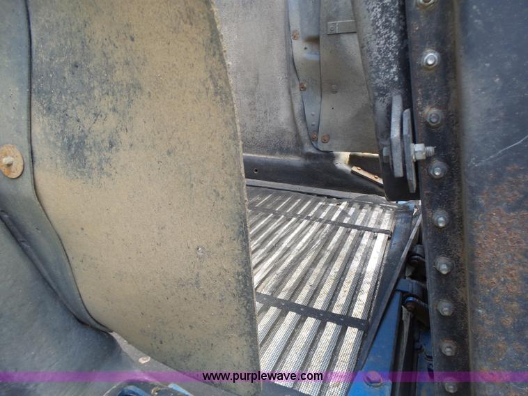 image for item L6213 1995 Freightliner FLD feed delivery truck