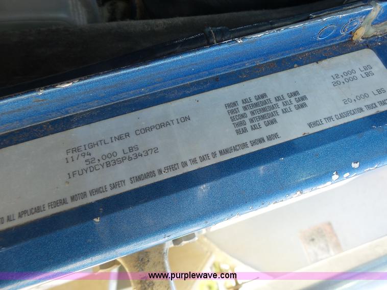 image for item L6213 1995 Freightliner FLD feed delivery truck