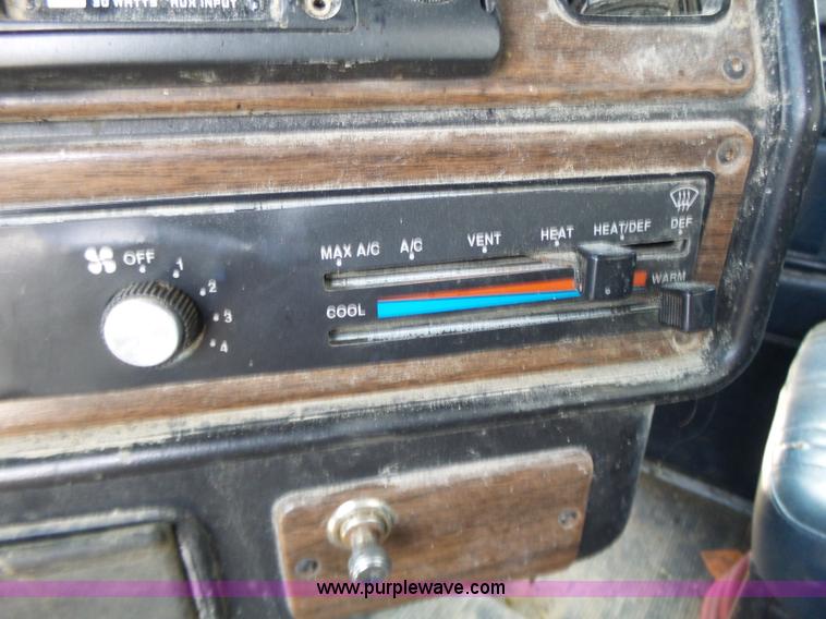 image for item L6213 1995 Freightliner FLD feed delivery truck