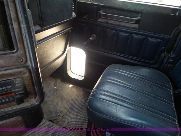 image for item L6213 1995 Freightliner FLD feed delivery truck