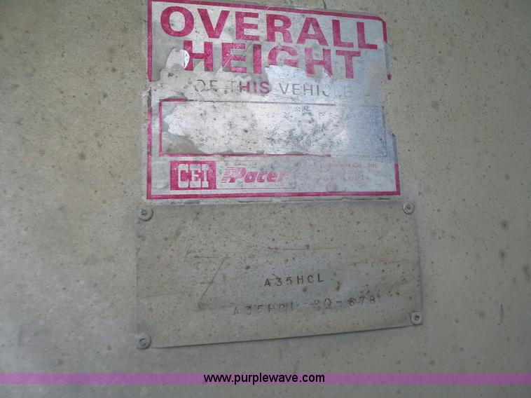 image for item L6213 1995 Freightliner FLD feed delivery truck