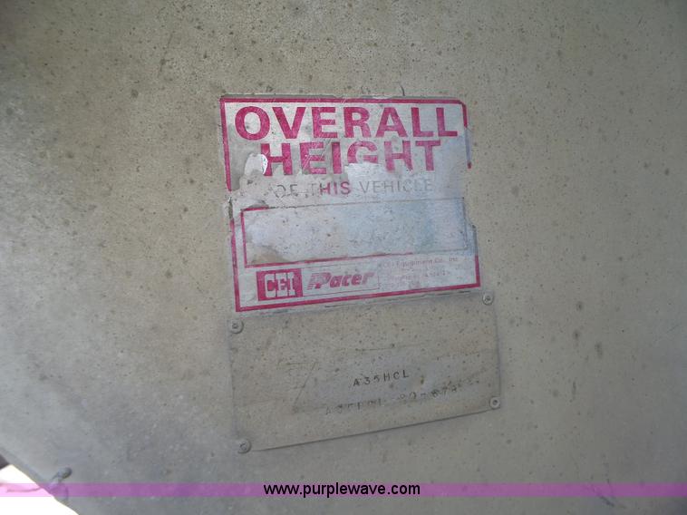 image for item L6213 1995 Freightliner FLD feed delivery truck