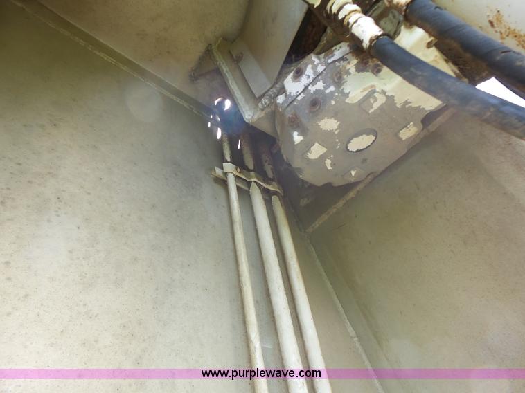 image for item L6213 1995 Freightliner FLD feed delivery truck