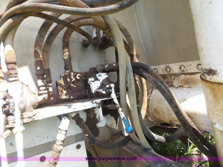 image for item L6213 1995 Freightliner FLD feed delivery truck