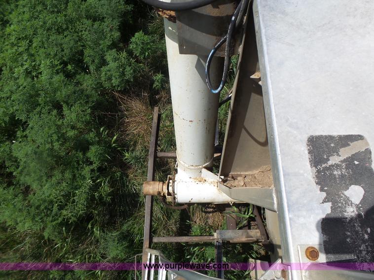 image for item L6213 1995 Freightliner FLD feed delivery truck