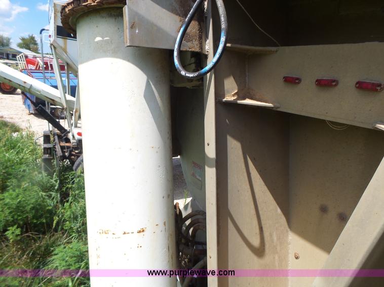 image for item L6213 1995 Freightliner FLD feed delivery truck