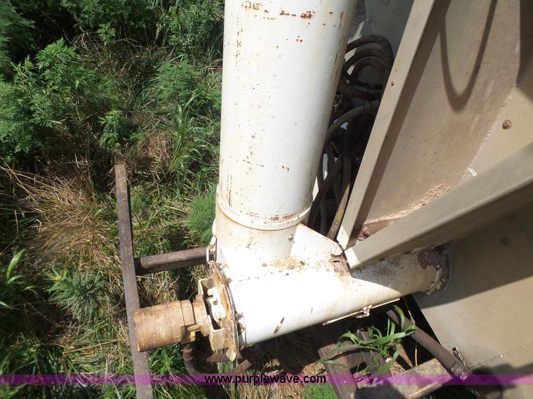 image for item L6213 1995 Freightliner FLD feed delivery truck