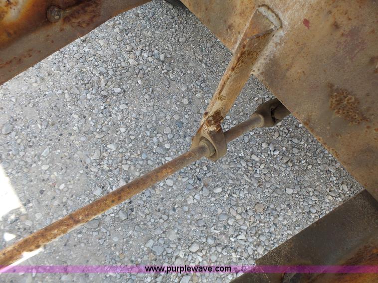 image for item L6238 Mobility 900 fertilizer spreader