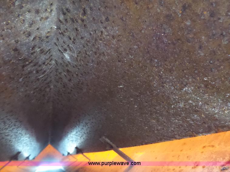 image for item L6238 Mobility 900 fertilizer spreader