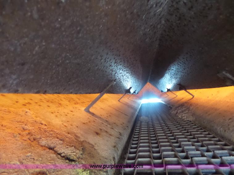 image for item L6238 Mobility 900 fertilizer spreader