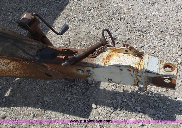 image for item L6239 Mobility 900 fertilizer spreader