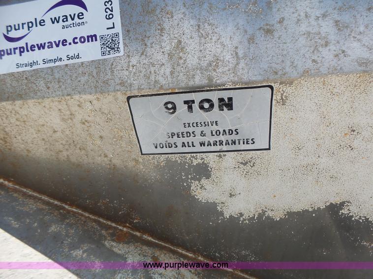 image for item L6239 Mobility 900 fertilizer spreader