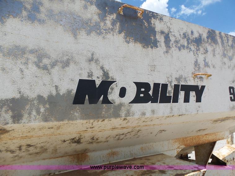 image for item L6239 Mobility 900 fertilizer spreader