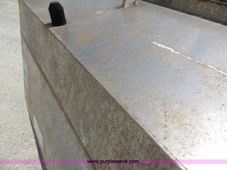 image for item L6239 Mobility 900 fertilizer spreader