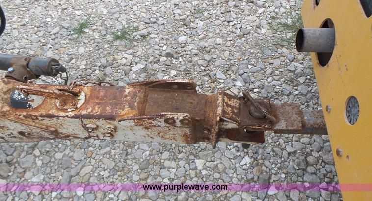 image for item L6240 Mobility 900 fertilizer spreader