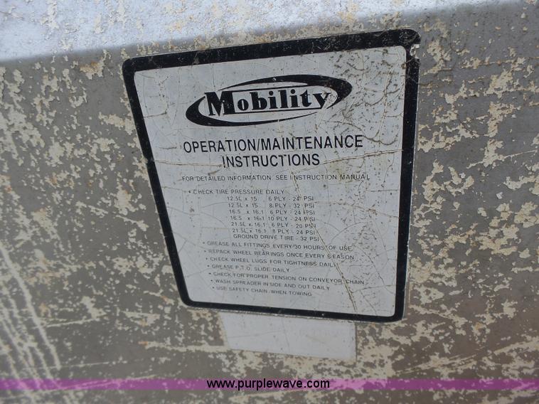 image for item L6240 Mobility 900 fertilizer spreader