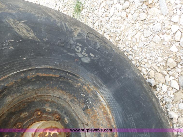 image for item L6240 Mobility 900 fertilizer spreader