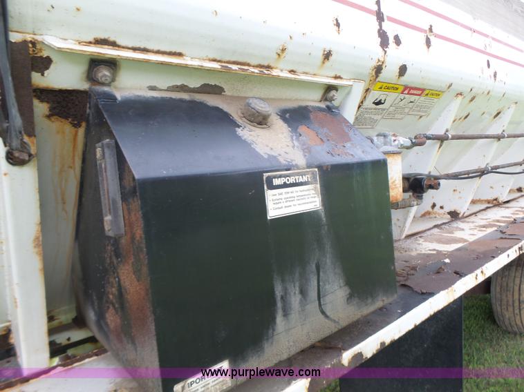 image for item L6241 New Leader 3020 spreader bed