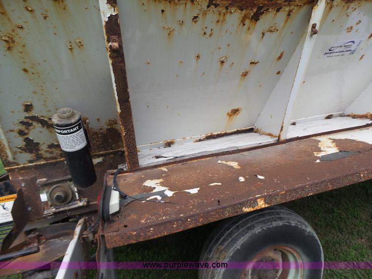 image for item L6241 New Leader 3020 spreader bed