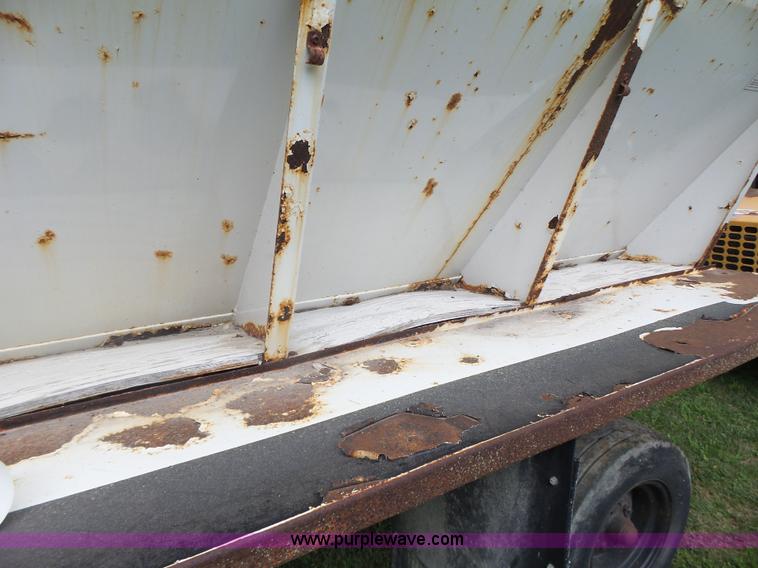 image for item L6241 New Leader 3020 spreader bed