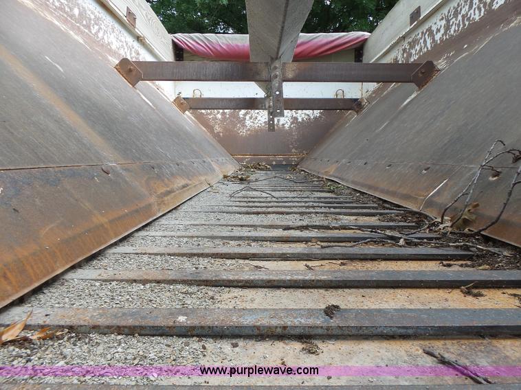 image for item L6241 New Leader 3020 spreader bed