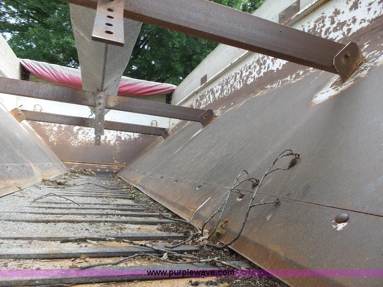 image for item L6241 New Leader 3020 spreader bed