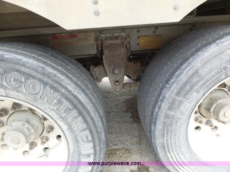 image for item L6242 1997 Wilson PSDCL-302CC livestock equipment