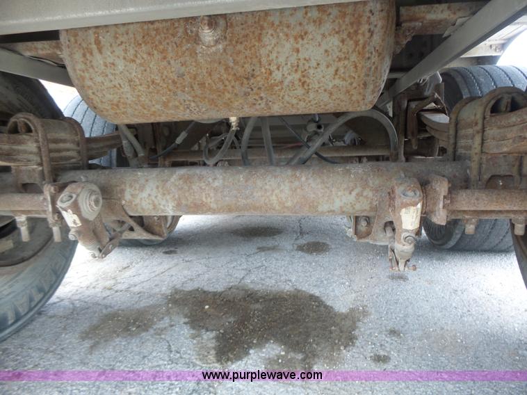 image for item L6242 1997 Wilson PSDCL-302CC livestock equipment