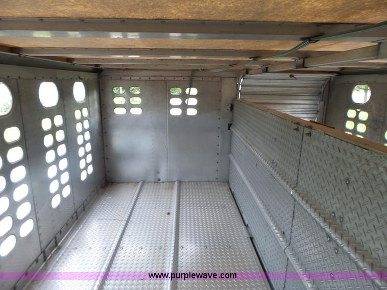 image for item L6242 1997 Wilson PSDCL-302CC livestock equipment