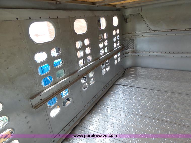 image for item L6242 1997 Wilson PSDCL-302CC livestock equipment