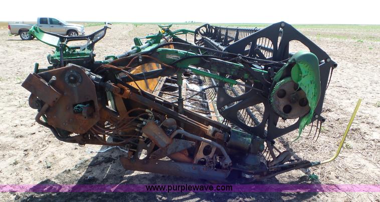 image for item L6864 2009 John Deere 635D Hydrafloat draper head